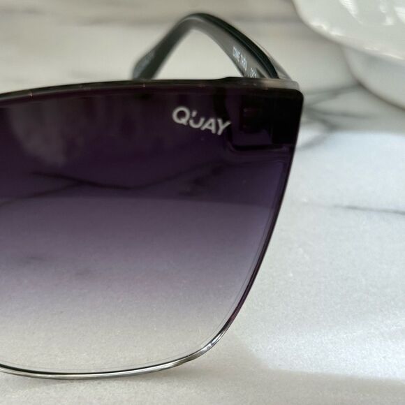 ⭐️Quay COME THRU Sunglasses main image 6